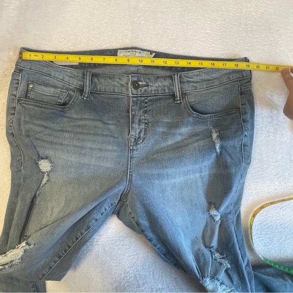 Torrid Boyfriend Style Distressed Jeans Women's Plus 18 - Picture 5 of 13